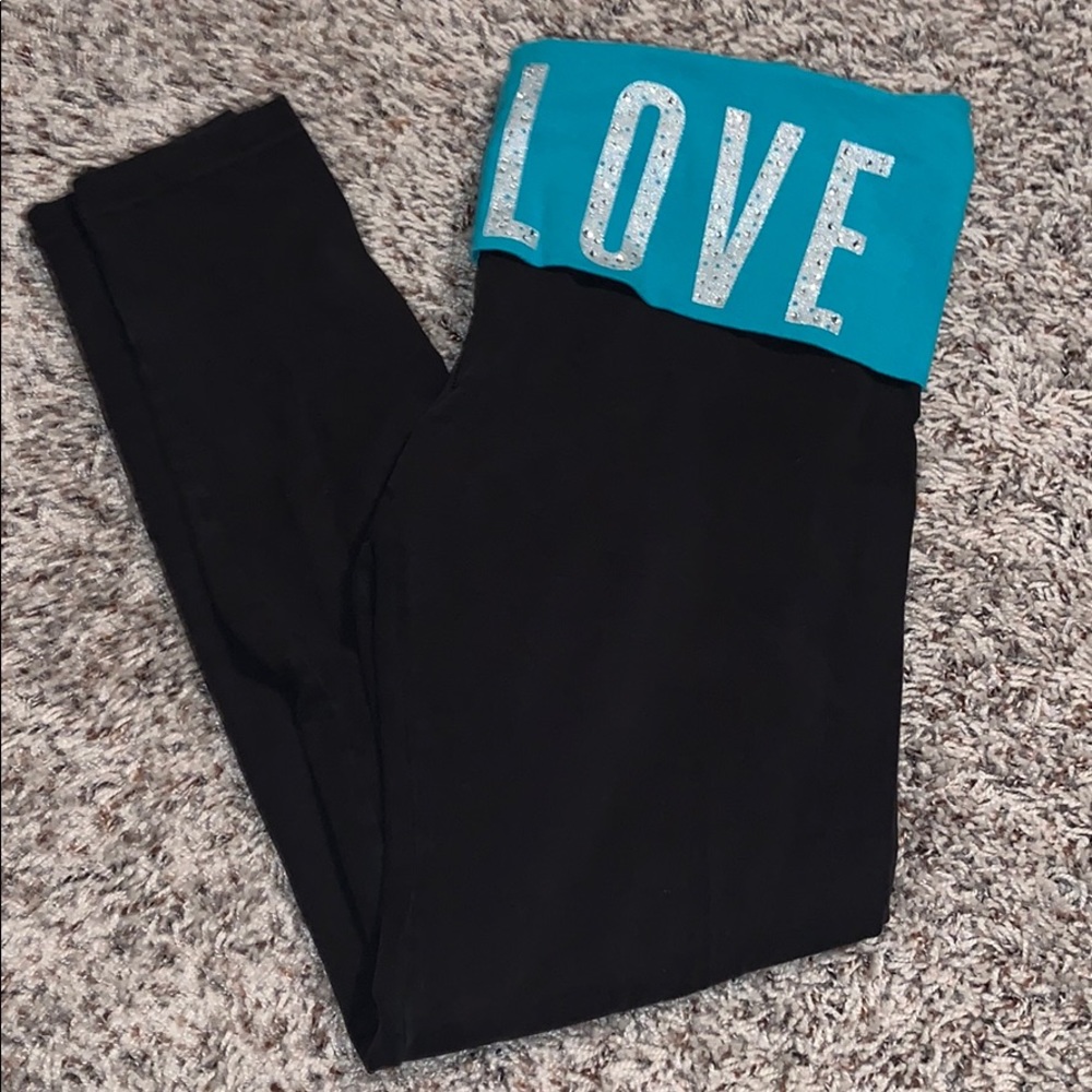 PINK Crop yoga pants!